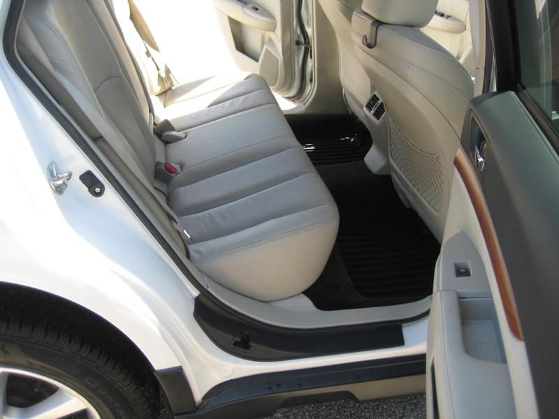 Subaru Outback Vehicle Image 19