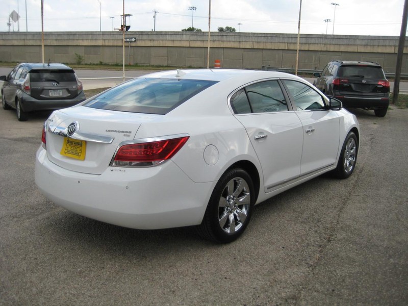 Buick LaCrosse Vehicle Image 04