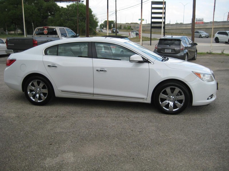 Buick LaCrosse Vehicle Image 05