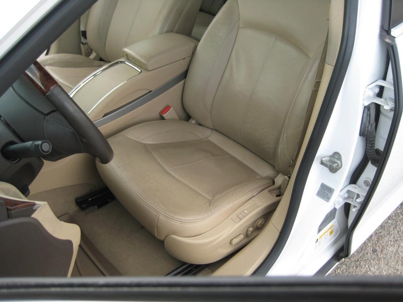 Buick LaCrosse Vehicle Image 15