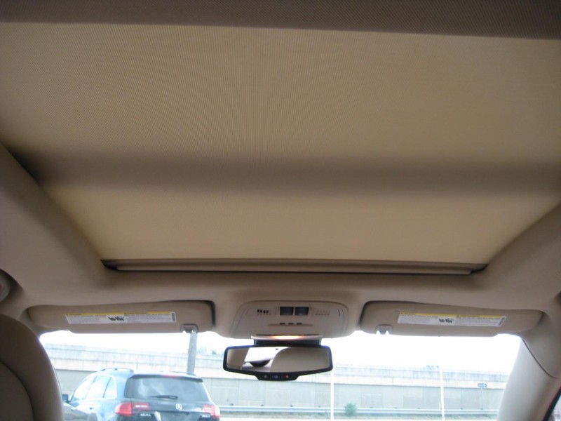 Buick LaCrosse Vehicle Image 18