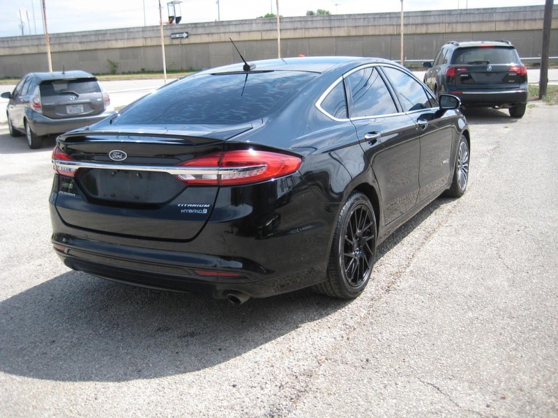 Ford Fusion Hybrid Vehicle Image 05
