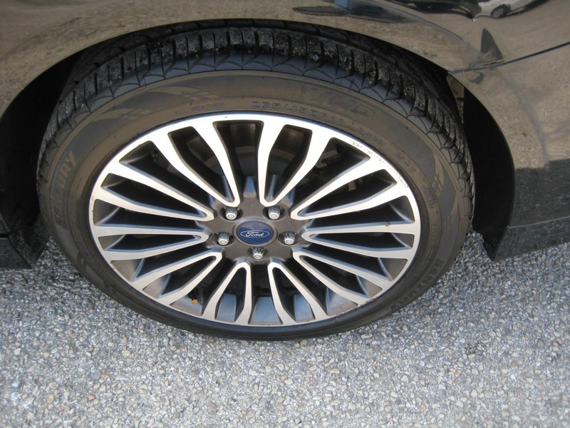 Ford Fusion Hybrid Vehicle Image 09