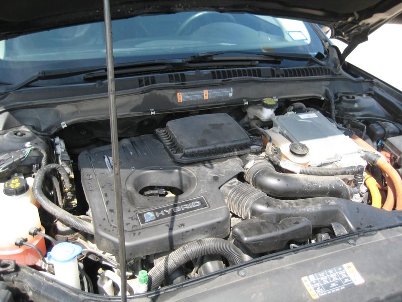 Ford Fusion Hybrid Vehicle Image 12