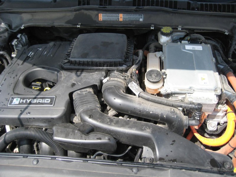 Ford Fusion Hybrid Vehicle Image 13