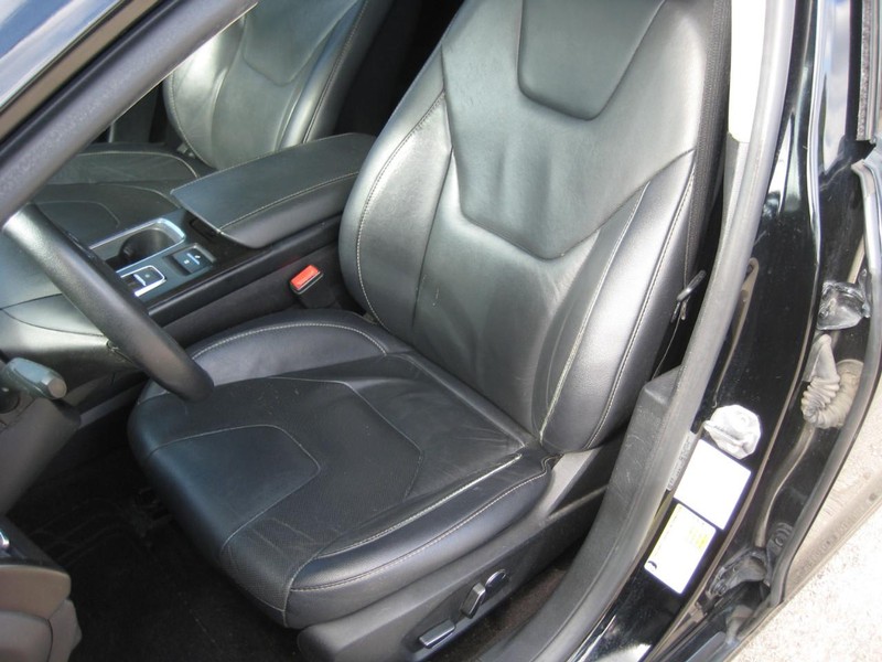 Ford Fusion Hybrid Vehicle Image 16