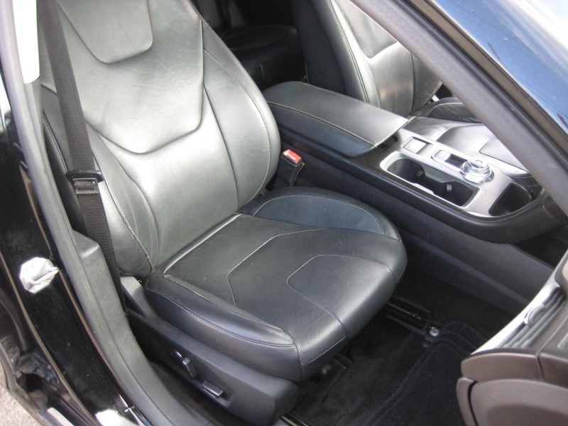 Ford Fusion Hybrid Vehicle Image 18