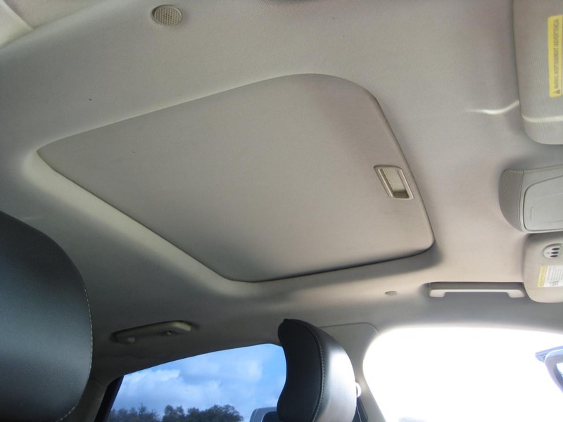 Ford Fusion Hybrid Vehicle Image 21