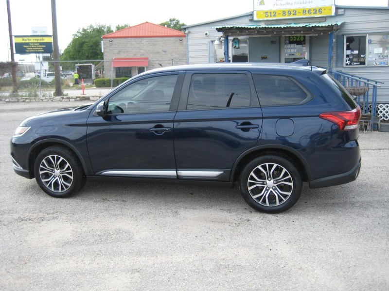 Mitsubishi Outlander Vehicle Image 03