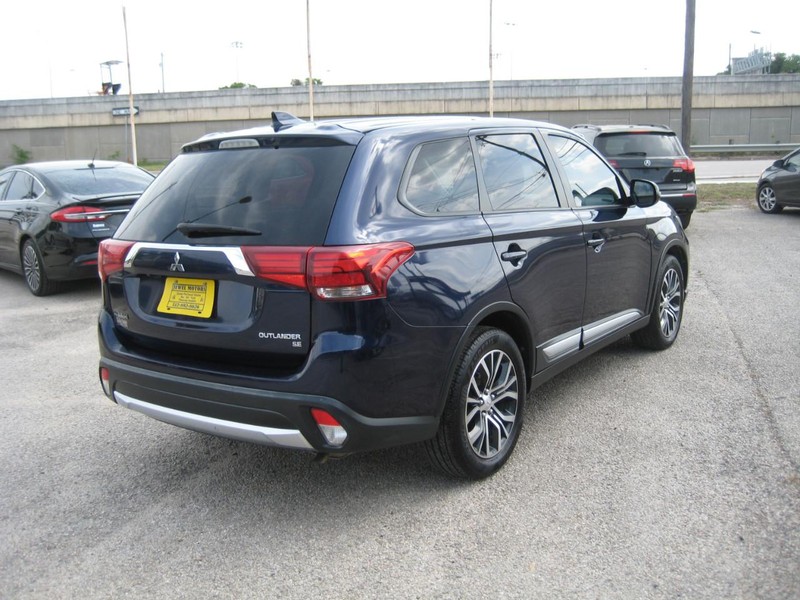 Mitsubishi Outlander Vehicle Image 05