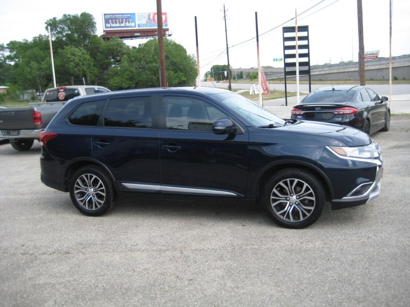 Mitsubishi Outlander Vehicle Image 07