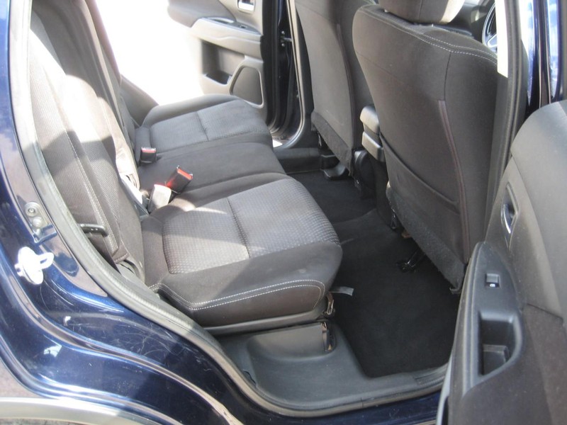 Mitsubishi Outlander Vehicle Image 17