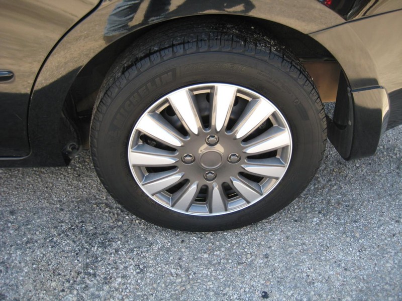 Nissan Sentra Vehicle Full-screen Gallery Image 08