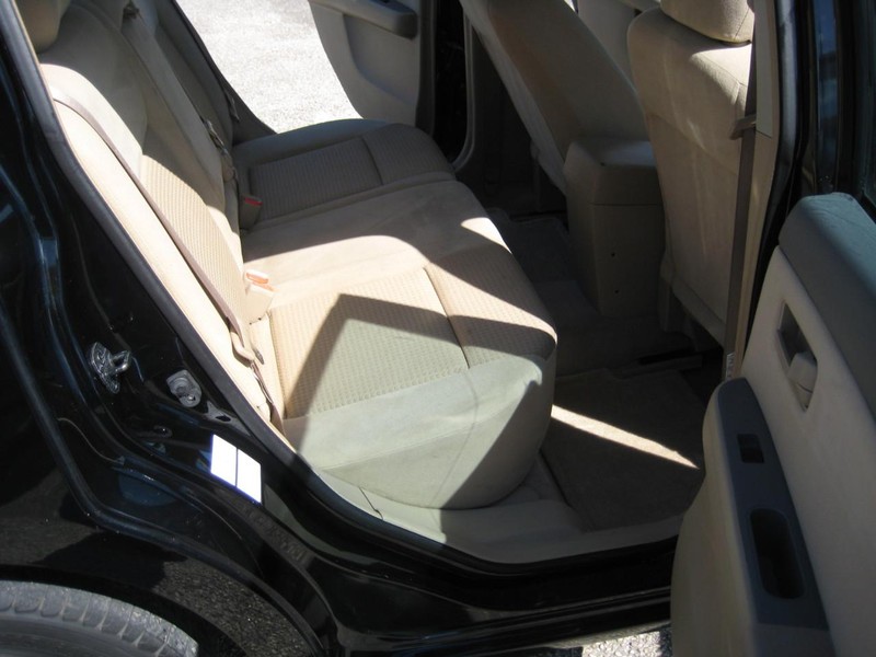 Nissan Sentra Vehicle Full-screen Gallery Image 16