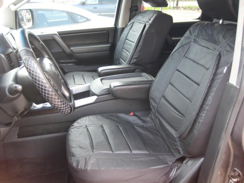 Nissan Titan Vehicle Full-screen Gallery Image 17
