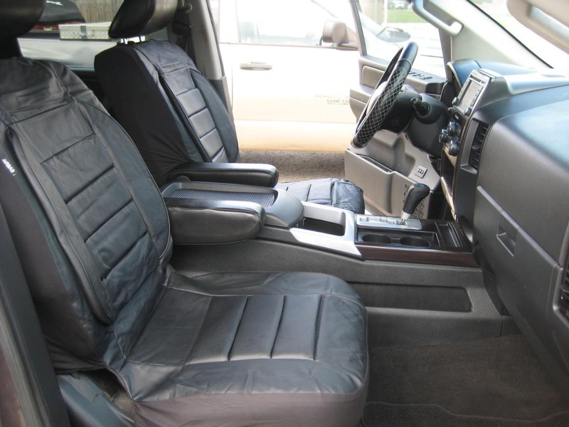 Nissan Titan Vehicle Full-screen Gallery Image 19
