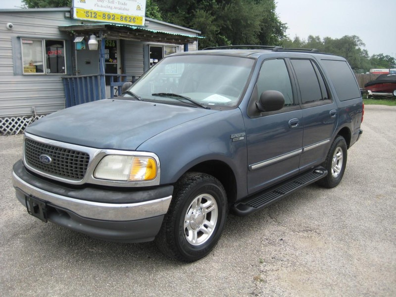 Ford Expedition Vehicle Full-screen Gallery Image 01