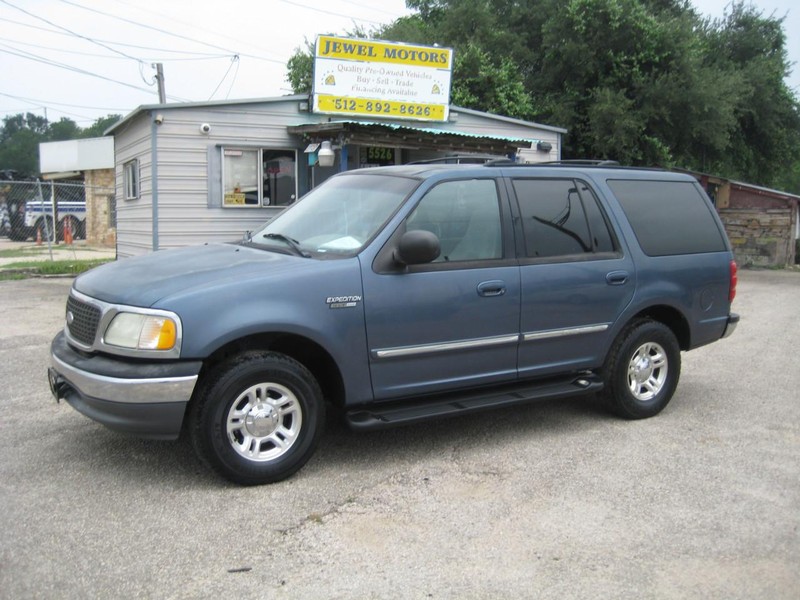 Ford Expedition Vehicle Full-screen Gallery Image 02