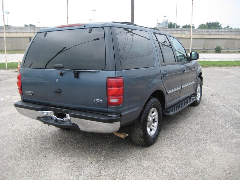 Ford Expedition Vehicle Full-screen Gallery Image 05
