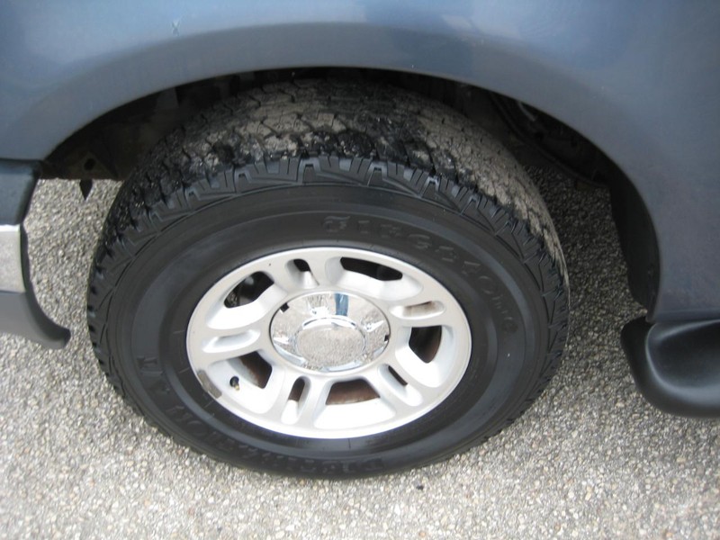 Ford Expedition Vehicle Full-screen Gallery Image 12