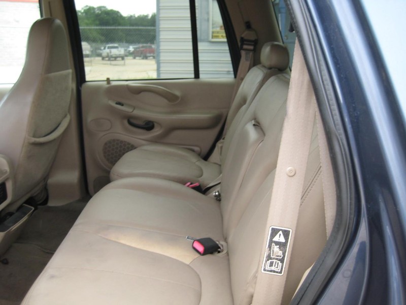 Ford Expedition Vehicle Full-screen Gallery Image 18