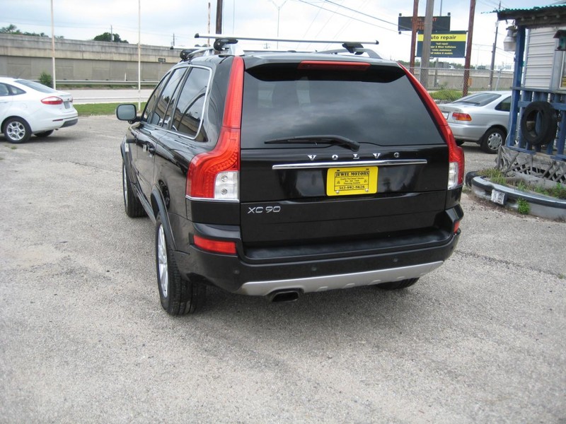 Volvo XC90 Vehicle Full-screen Gallery Image 03