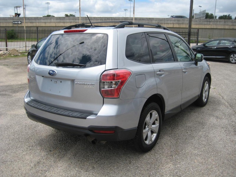 Subaru Forester Vehicle Full-screen Gallery Image 03