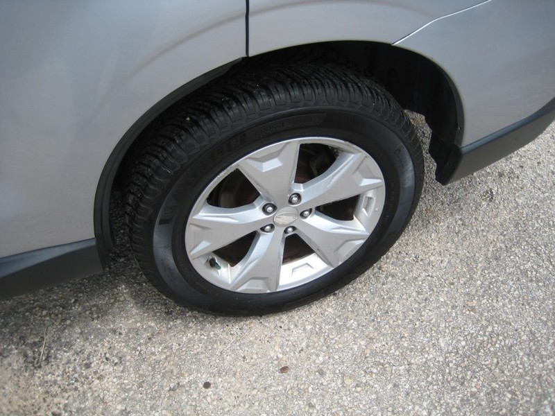 Subaru Forester Vehicle Full-screen Gallery Image 08