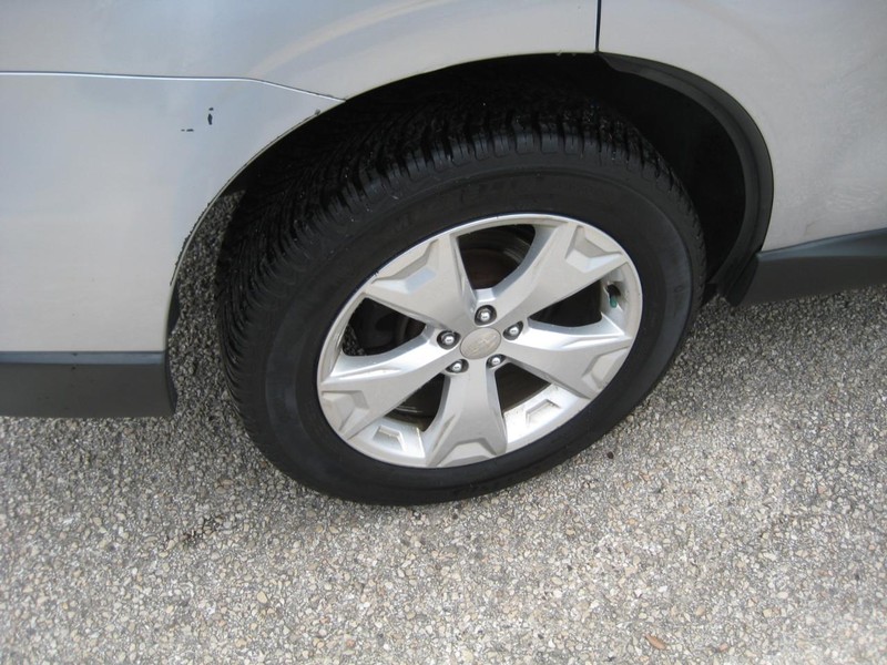 Subaru Forester Vehicle Full-screen Gallery Image 09