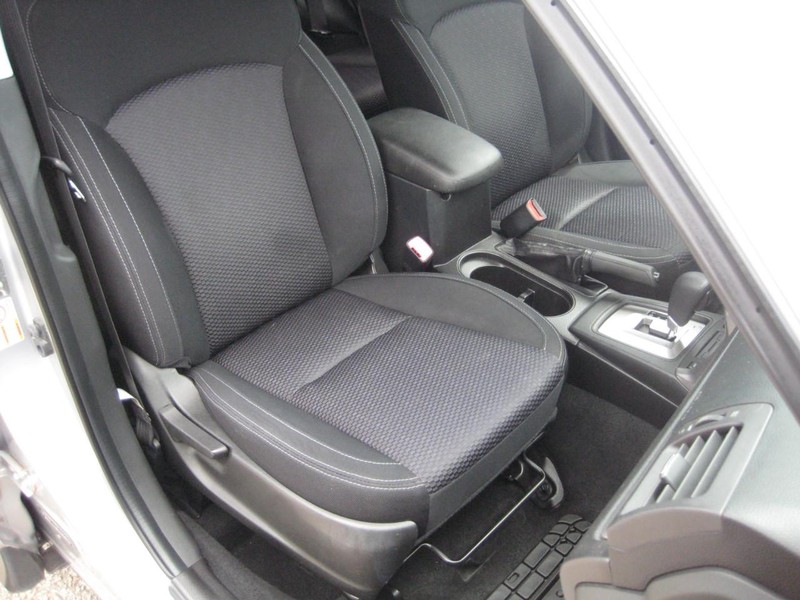 Subaru Forester Vehicle Full-screen Gallery Image 12