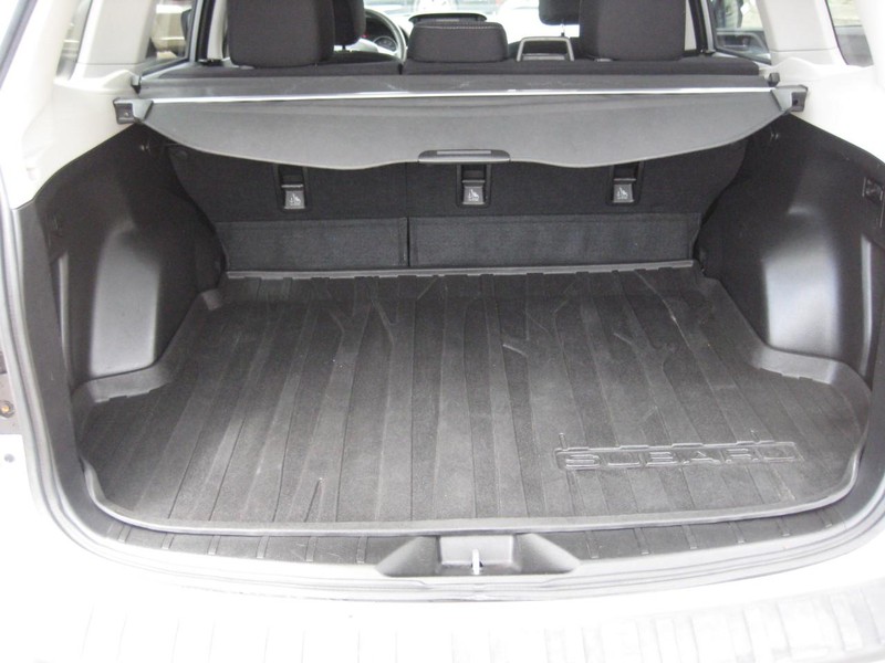 Subaru Forester Vehicle Full-screen Gallery Image 14