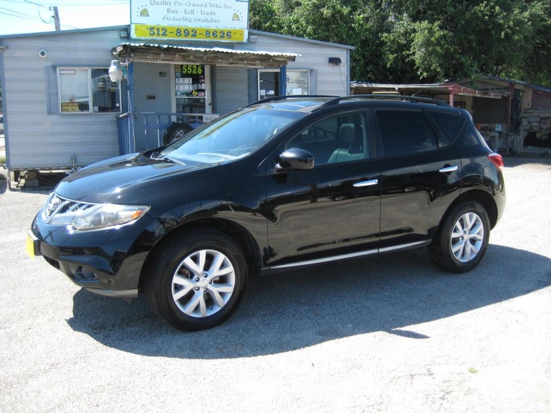 Nissan Murano Vehicle Full-screen Gallery Image 02
