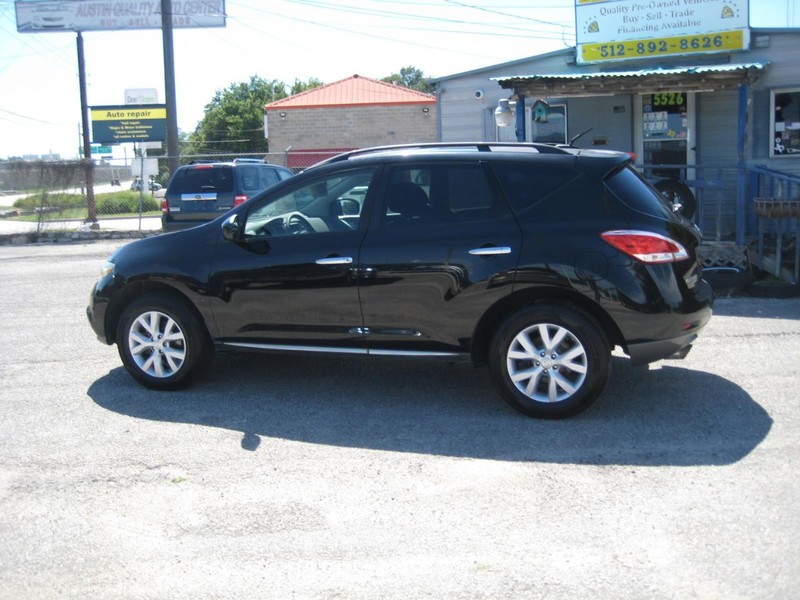 Nissan Murano Vehicle Full-screen Gallery Image 03