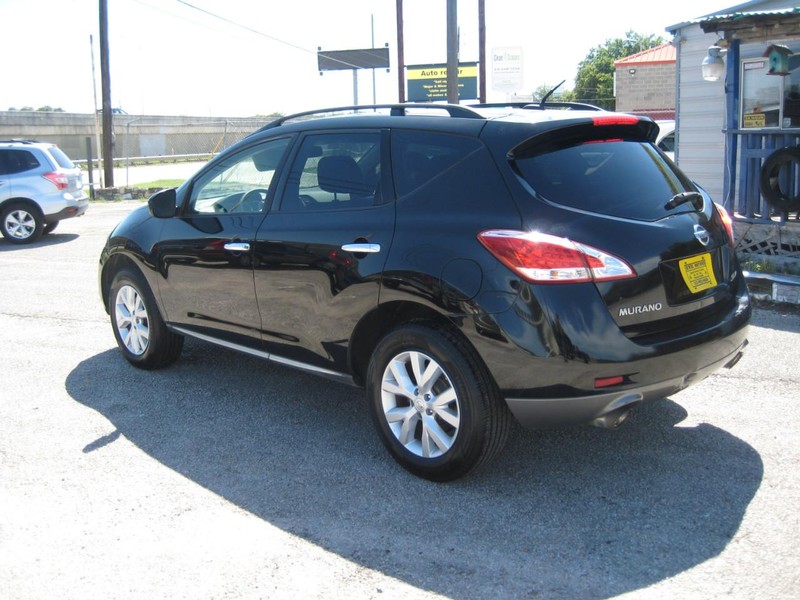 Nissan Murano Vehicle Full-screen Gallery Image 04