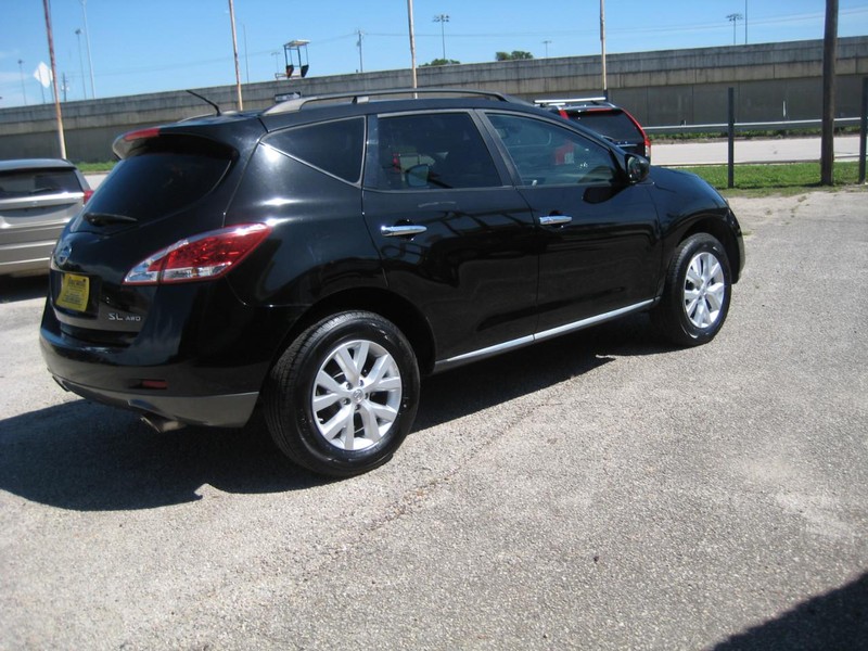 Nissan Murano Vehicle Full-screen Gallery Image 06