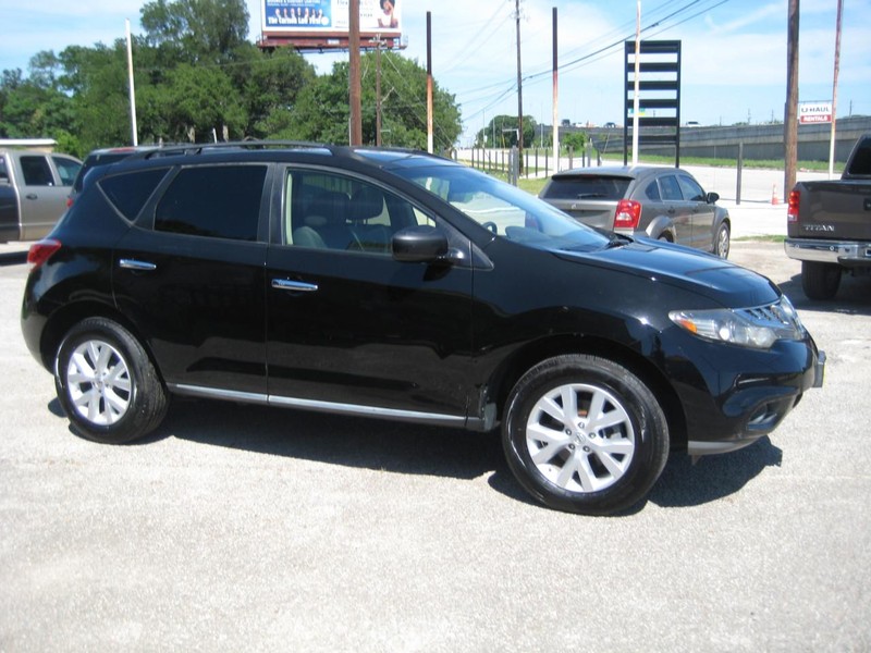 Nissan Murano Vehicle Full-screen Gallery Image 07