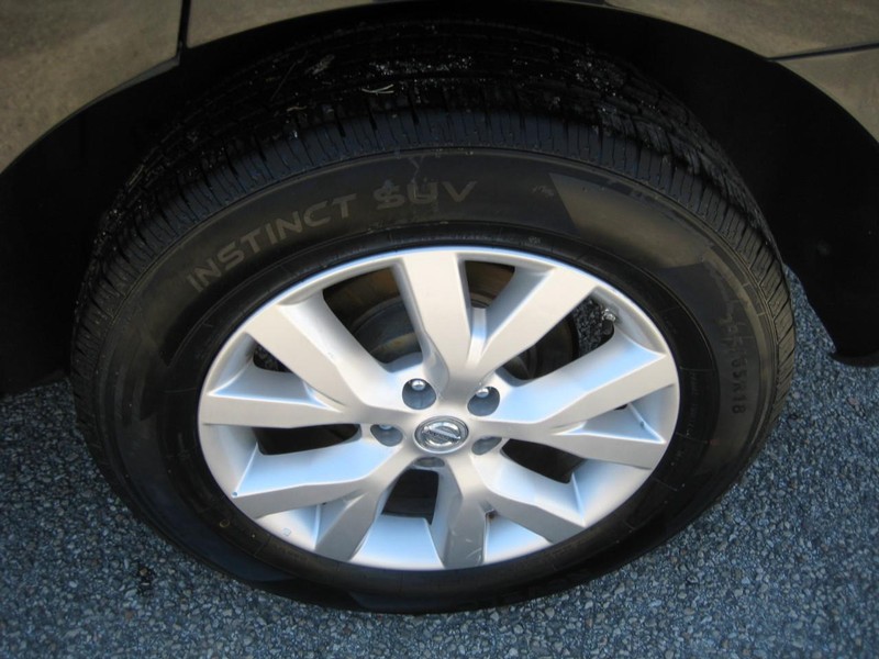 Nissan Murano Vehicle Full-screen Gallery Image 11