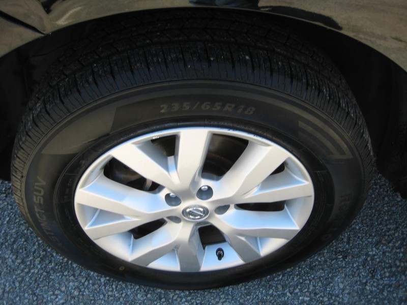 Nissan Murano Vehicle Full-screen Gallery Image 12