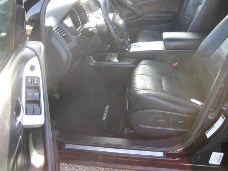 Nissan Murano Vehicle Full-screen Gallery Image 15