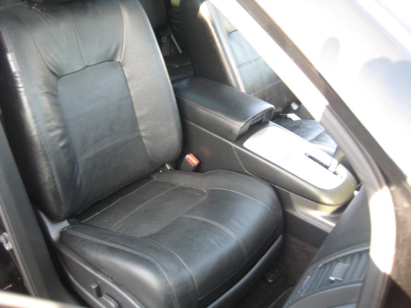 Nissan Murano Vehicle Full-screen Gallery Image 17