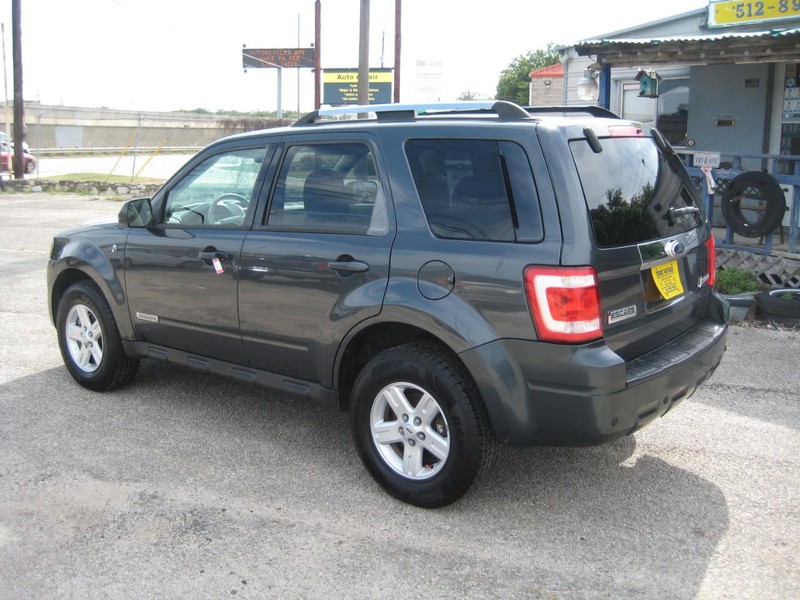 Ford Escape Vehicle Image 02