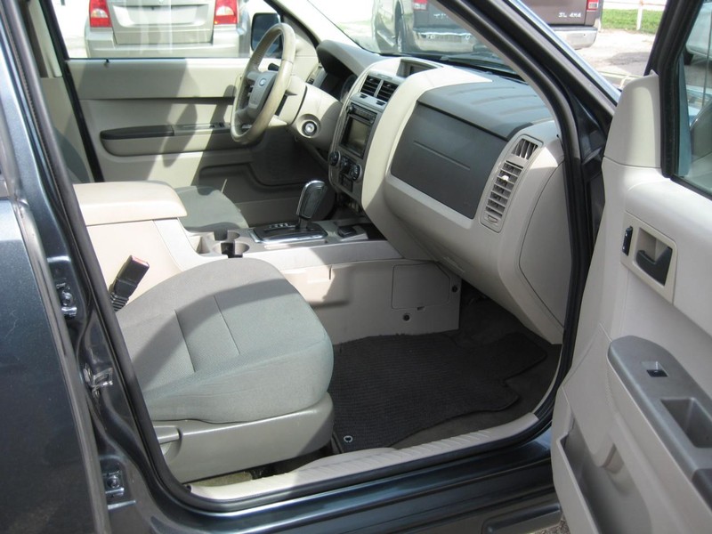 Ford Escape Vehicle Image 11