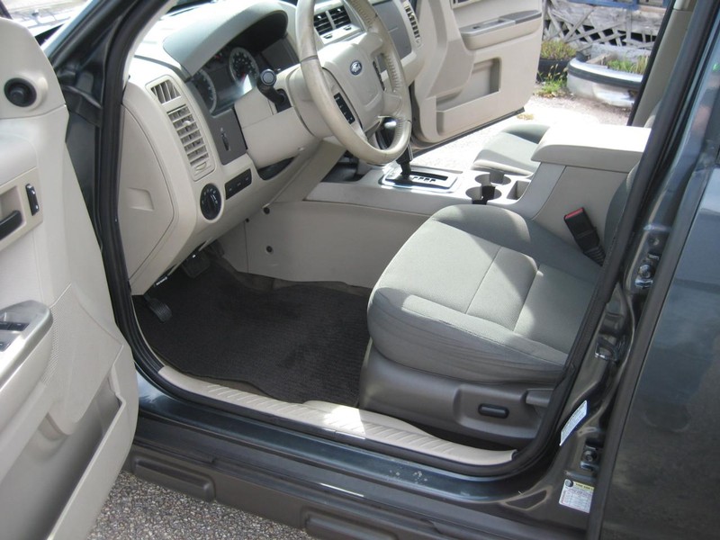 Ford Escape Vehicle Image 13