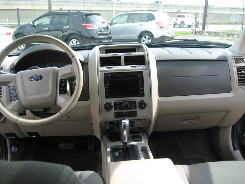 Ford Escape Vehicle Image 15