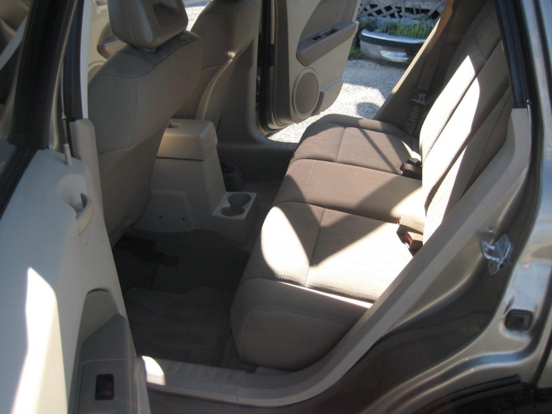 Dodge Caliber Vehicle Full-screen Gallery Image 11