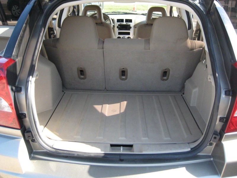 Dodge Caliber Vehicle Full-screen Gallery Image 12