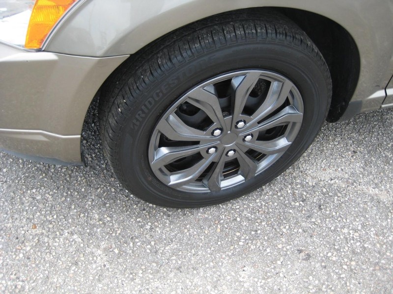 Dodge Caliber Vehicle Full-screen Gallery Image 16