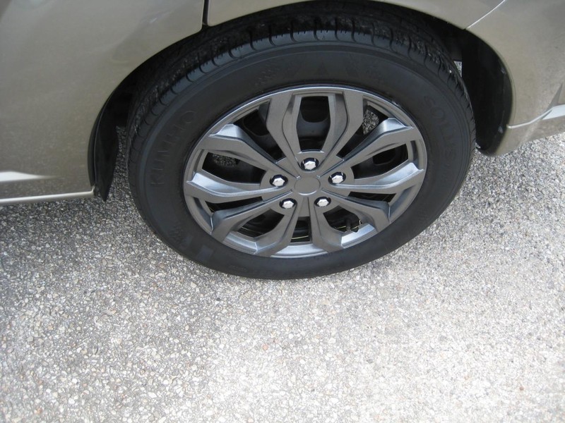 Dodge Caliber Vehicle Full-screen Gallery Image 17