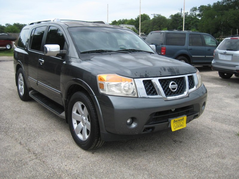 Nissan Armada Vehicle Full-screen Gallery Image 06