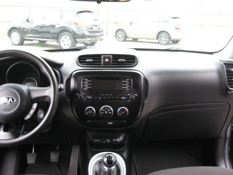 Kia Soul Vehicle Full-screen Gallery Image 17